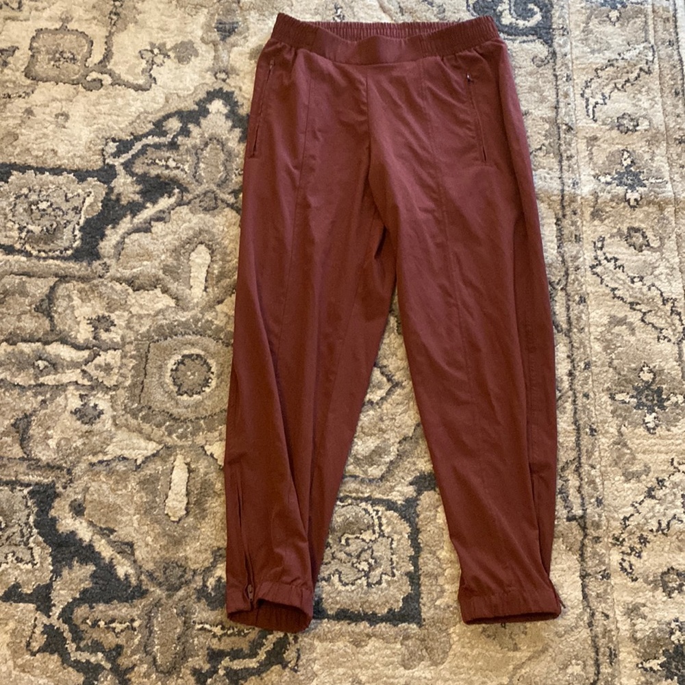 Mauve colored jogger work out pants
